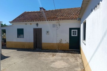 House 3 Bedrooms in Glória do Ribatejo e Granho