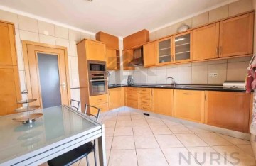 Apartamento 3 Quartos em Estômbar e Parchal