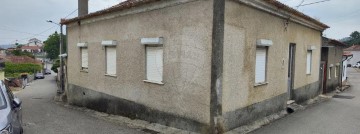 House 4 Bedrooms in Taveiro, Ameal e Arzila