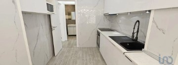 Apartamento 3 Quartos em Laranjeiro e Feijó