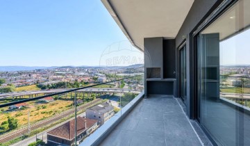 Apartment 3 Bedrooms in Ferreiros e Gondizalves