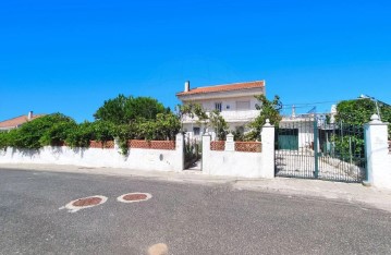 Maison 4 Chambres à Santo Antão e São Julião do Tojal