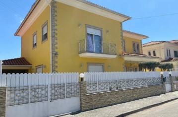 House 4 Bedrooms in Bustos, Troviscal e Mamarrosa