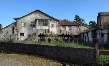House 2 Bedrooms in Arrifana