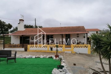 Moradia  em Capelins (Santo António)