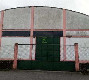 Bâtiment industriel / entrepôt à Alcains