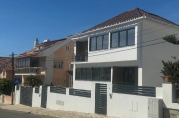 House 9 Bedrooms in Barcarena