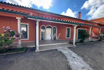 Maison 6 Chambres à Monte Redondo e Carreira