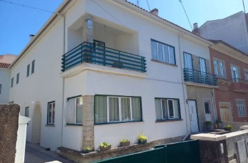 House 4 Bedrooms in Pombal