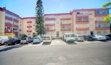 Apartment 3 Bedrooms in Castêlo da Maia