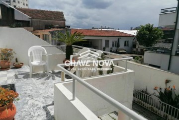 House 4 Bedrooms in Rio Tinto
