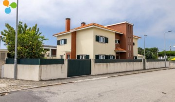 Maison 5 Chambres à Canidelo