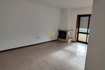 Apartamento 3 Quartos em Paços de Brandão