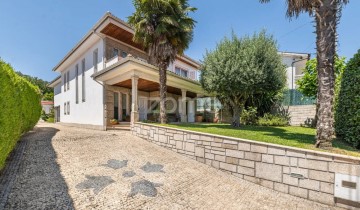 House 3 Bedrooms in Torrados e Sousa