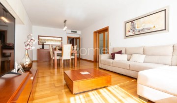 Apartamento 3 Quartos em Ponta Delgada (São Pedro)