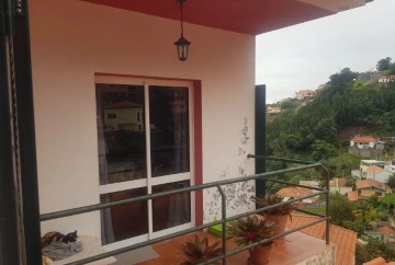 House 4 Bedrooms in Funchal (Santa Luzia)