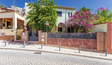 House 2 Bedrooms in Silves
