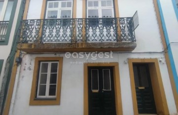 Moradia 7 Quartos em Angra (Sé)