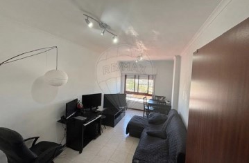 Apartamento 1 Quarto em Sacavém e Prior Velho