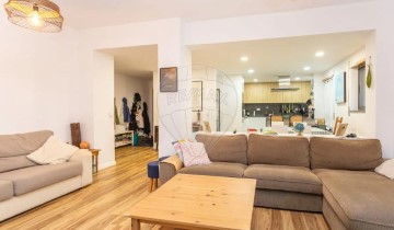 Apartment 5 Bedrooms in Barreiro e Lavradio