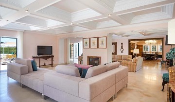 House 7 Bedrooms in Carcavelos e Parede