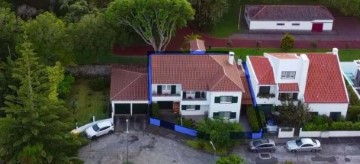 House 5 Bedrooms in Ponta Delgada (São José)