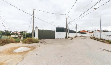 Armazém em Charneca de Caparica e Sobreda