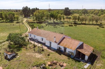 Moradia  em São Domingos e Vale de Água