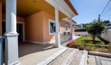 House 7 Bedrooms in Corroios