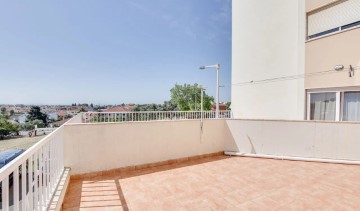 Apartamento 1 Quarto em Carcavelos e Parede