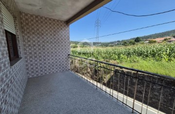 House 5 Bedrooms in Gondifelos, Cavalões e Outiz