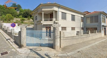 House 4 Bedrooms in Gondomar (São Cosme), Valbom e Jovim