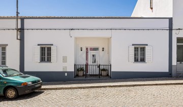 House 3 Bedrooms in São Bartolomeu de Messines