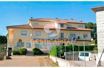 Apartment 3 Bedrooms in Vila Boa de Quires e Maureles