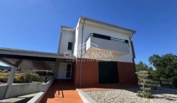 House 3 Bedrooms in Pedroso e Seixezelo