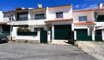 Maison 4 Chambres à Rio de Mouro