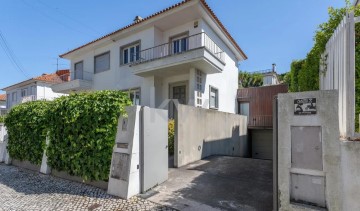 House 3 Bedrooms in Alvalade