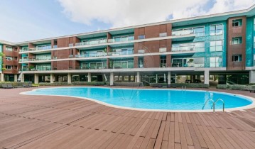 Apartment 4 Bedrooms in Sacavém e Prior Velho