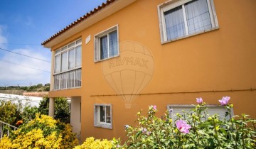 House 5 Bedrooms in Cacém e São Marcos