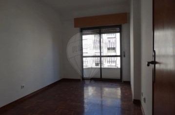 Apartamento 1 Quarto em Cacém e São Marcos