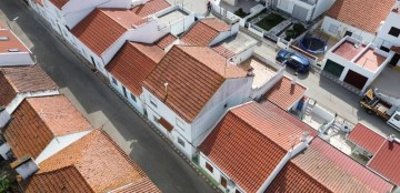 House 4 Bedrooms in Santa Maria do Castelo e Santiago e Santa Susana