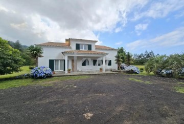 House 3 Bedrooms in Rabo de Peixe