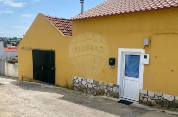 House 3 Bedrooms in Milharado