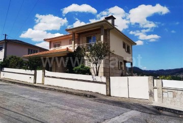 House 3 Bedrooms in Póvoa de Lanhoso (Nossa Senhora do Amparo)