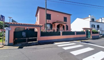 House 5 Bedrooms in Pico da Pedra