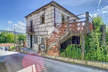 Maison  à Arões (Santa Cristina)