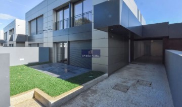 House 5 Bedrooms in Arcozelo