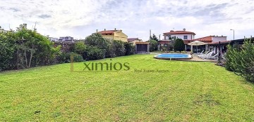 House 5 Bedrooms in Aver-O-Mar, Amorim e Terroso