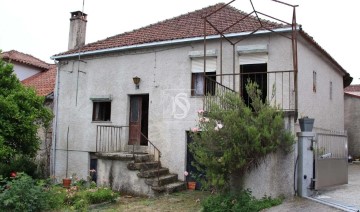 Piso 2 Habitaciones en São Miguel do Outeiro e Sabugosa