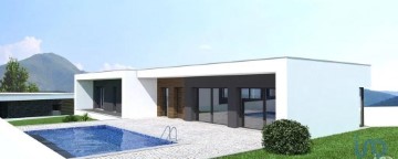 House 3 Bedrooms in Nossa Senhora do Pranto